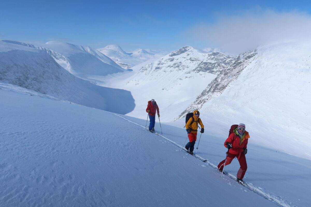 Viaggio sci alpinismo ski tour avventura Svezia Kungsleden Kebnekaise Abisko Kiruna aurora travel designer